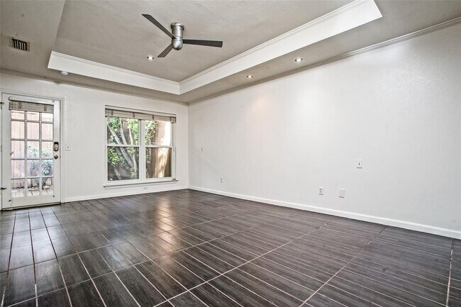 Building Photo - 9127 Valley Chapel Ln