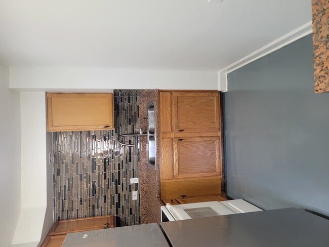 Building Photo - 3029 Bright St