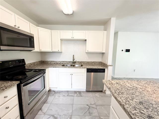 Building Photo - 3400 Chatham Ct