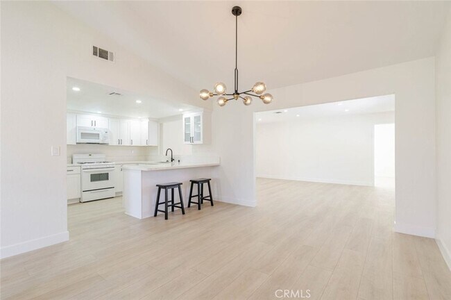 Building Photo - 514 E Ave J 9