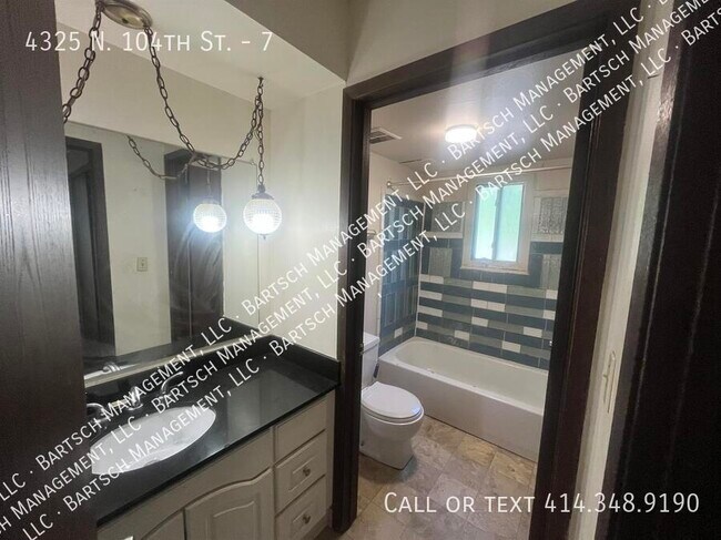 Building Photo - 4325 N 104th St