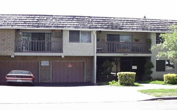 Building Photo - 824 E Windsor Rd