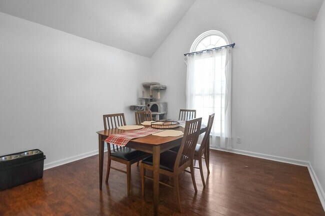 Building Photo - 506 Brentwood Cir