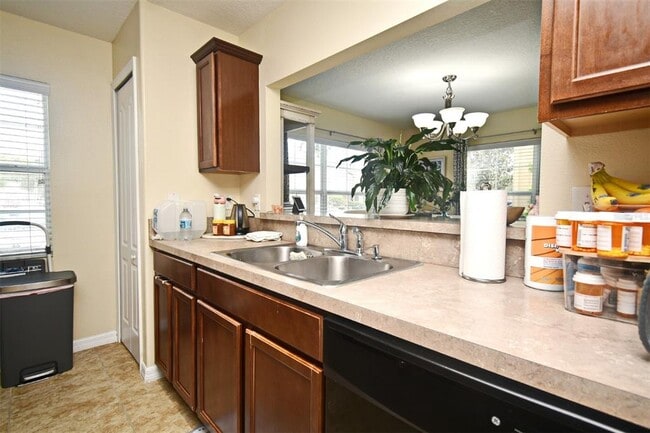 Building Photo - 200 Carina Cir