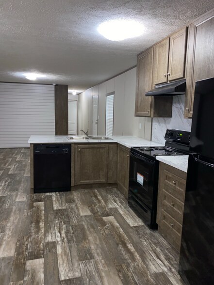 Building Photo - 1137 US-19