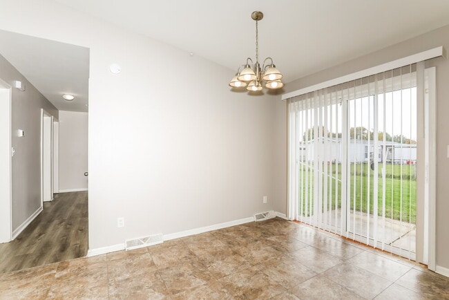 Building Photo - 3266 Sextant Dr