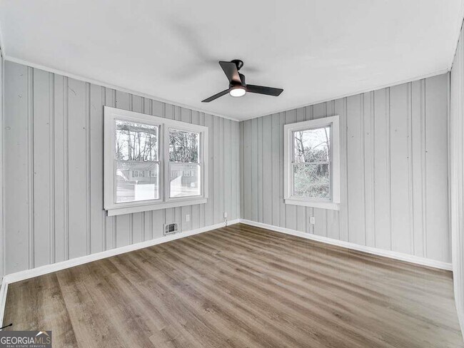 Building Photo - 5205 Silhouette Ln SW