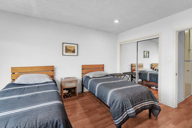 Building Photo - 691 Levering Ave