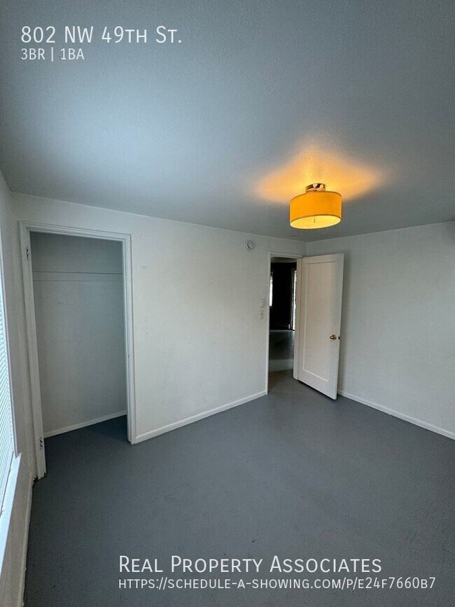 Building Photo - 802 NW 49th St