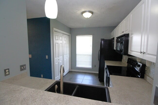 Building Photo - Navarre Gem Near Beaches & Bases – 3BR/2BA...