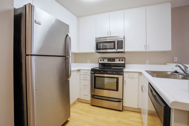 Building Photo - 1537 7th
