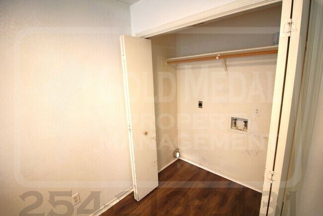 Building Photo - 1708 Windward Dr