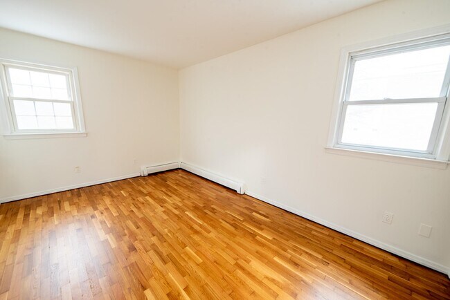 Building Photo - 6219 Polk St