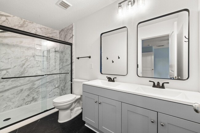 Building Photo - 140 Kinley Ave