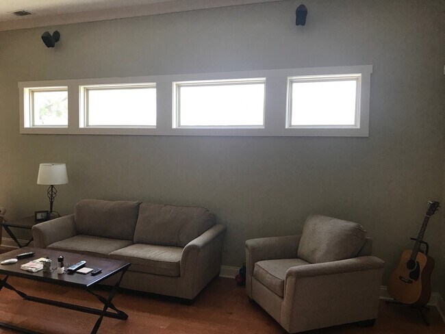 Building Photo - 263 Solamere Ln