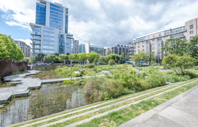 Building Photo - 1255 NW 9th Ave