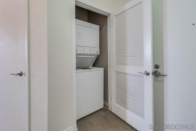 Building Photo - 530 K St