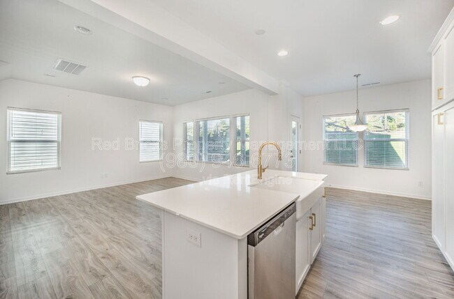 Building Photo - 15223 Scoter St