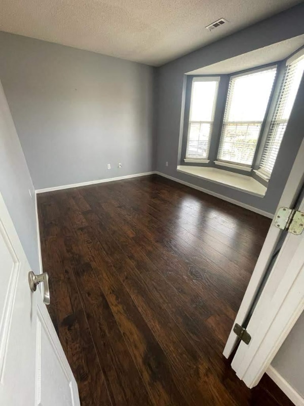 Building Photo - 103 Lantana Ct