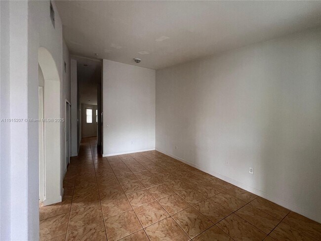 Building Photo - 2728 SE 17th Ave