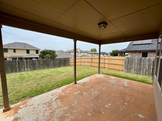 Building Photo - 5207 Bridgewood Dr