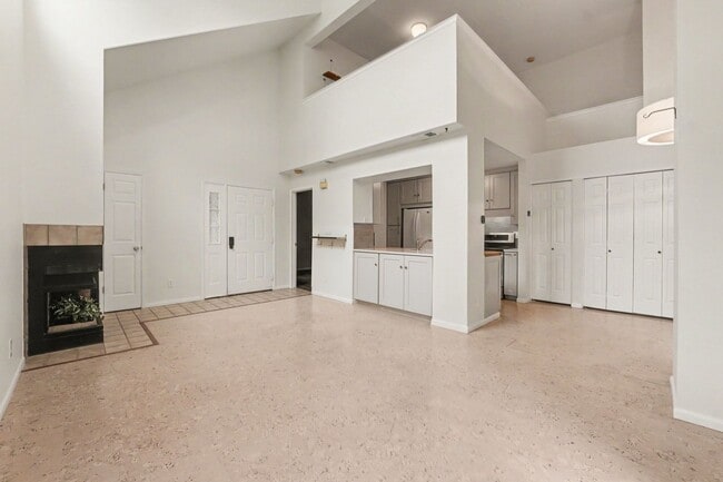Building Photo - 6761 S Ivy Way