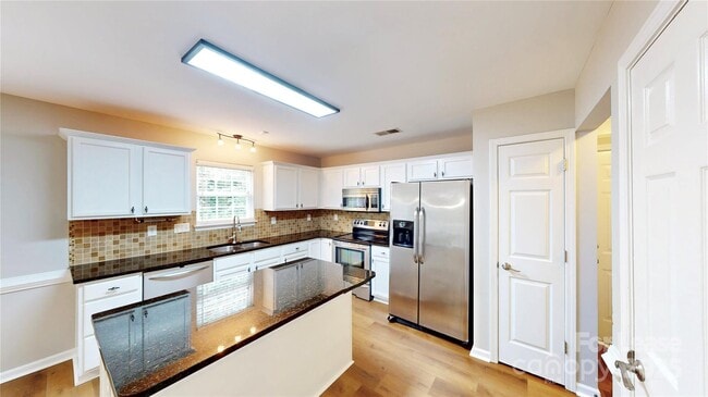 Building Photo - 1838 Chinchester Ln