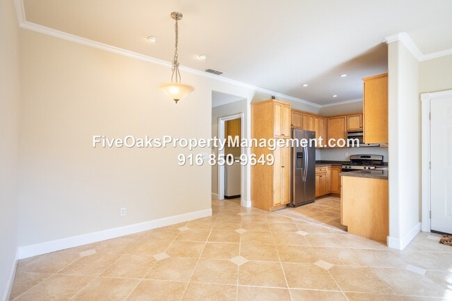 Building Photo - 758 Shasta Oaks Ct