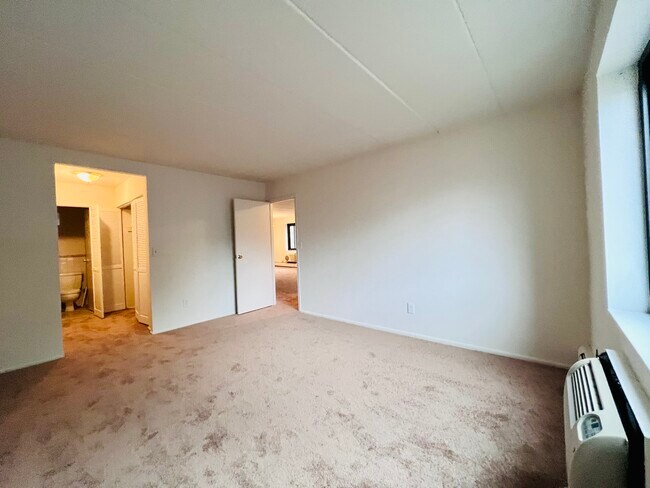 Building Photo - 225 Prospect Ave