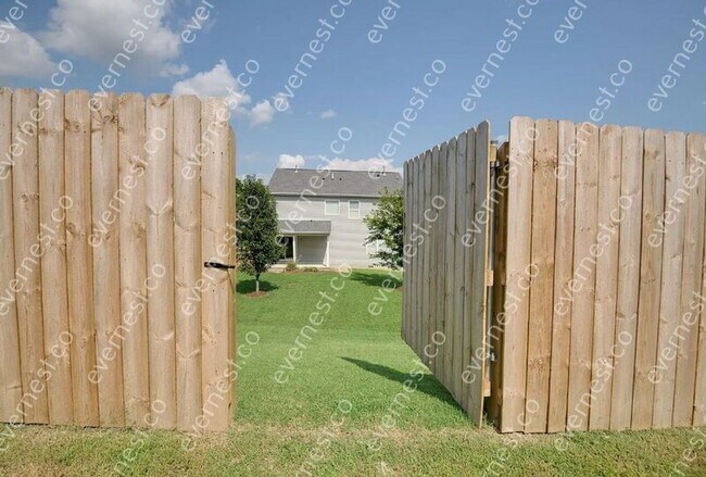Building Photo - 1628 Stonewater Dr