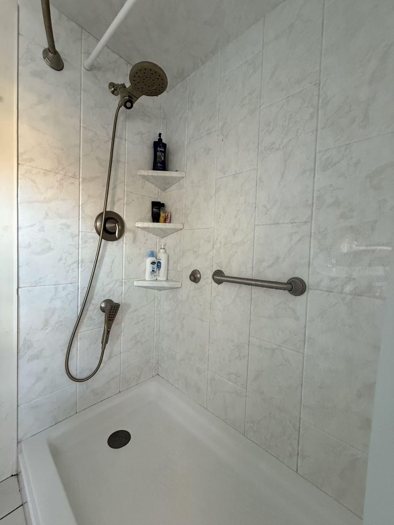 Building Photo - 48 Watson Rd