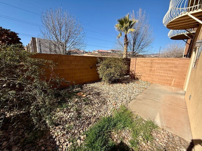 Building Photo - La Venita Condo #B3