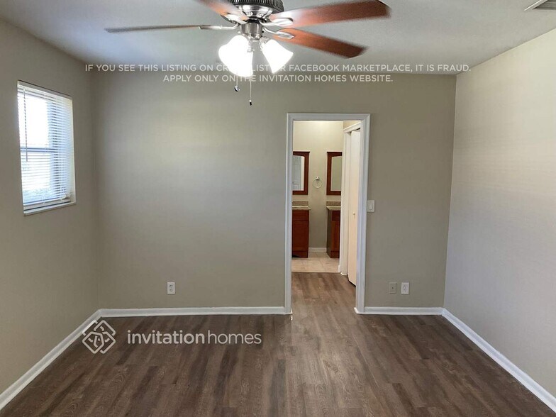 Building Photo - 4430 NW 106th Ave