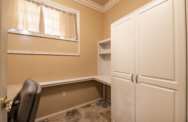 Building Photo - Cute 2 Bedroom Condo with 2 Car Garage located in a Guard Gated Community in Green Valley!