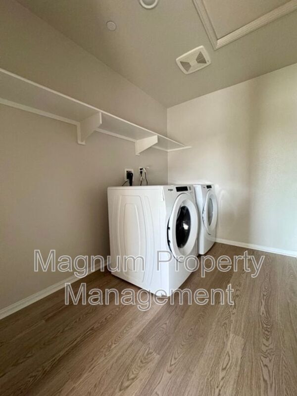 Building Photo - 36330 Albus Ave