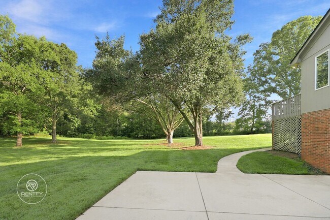Building Photo - 4449 Orchard Knob Ln