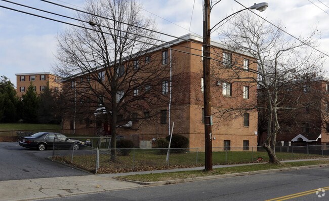 Building Photo - Otto B Berg Apartments