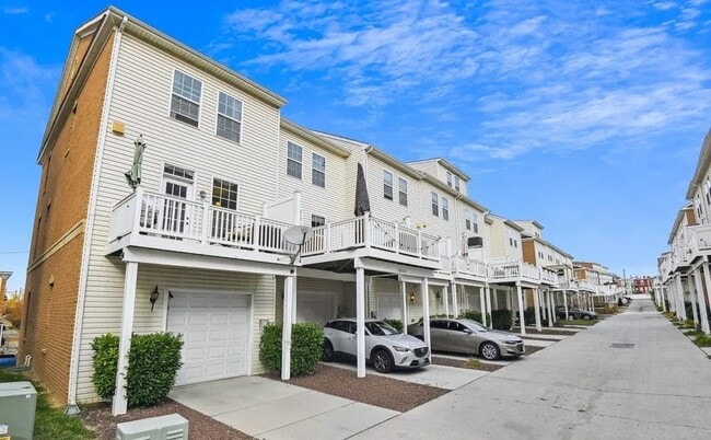 Building Photo - 4511 Foster Ave