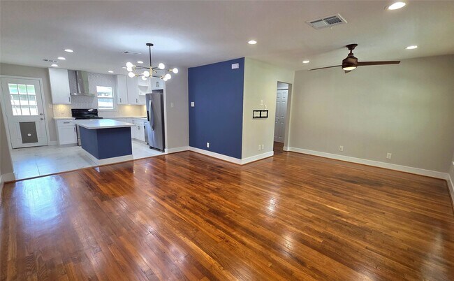 Building Photo - 4018 Woodfox St