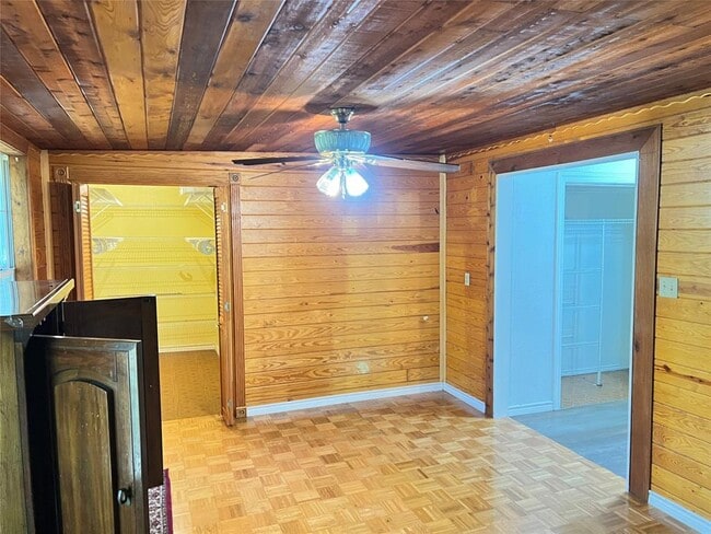 Building Photo - 2012 Maxwell Ln
