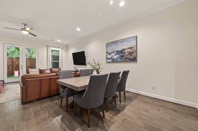 Building Photo - 1027 Gross St