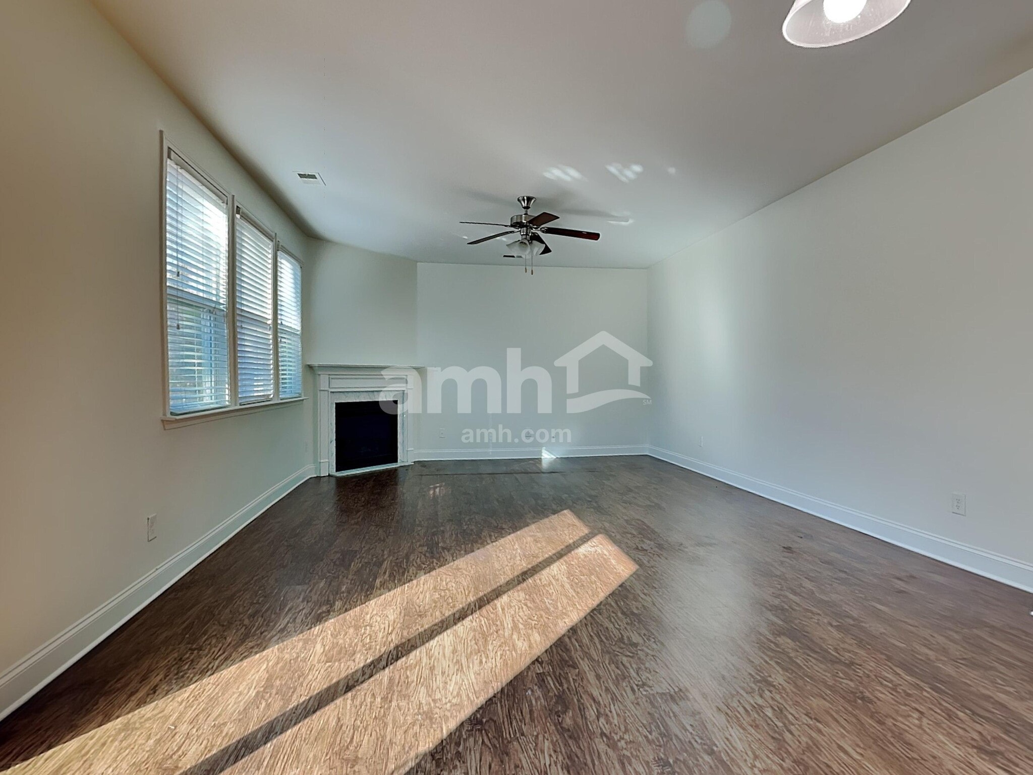 Building Photo - 1027 Monitor Ct