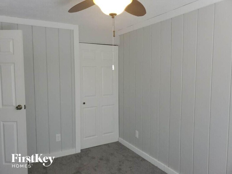 Building Photo - 4207 Edinburgh Dr