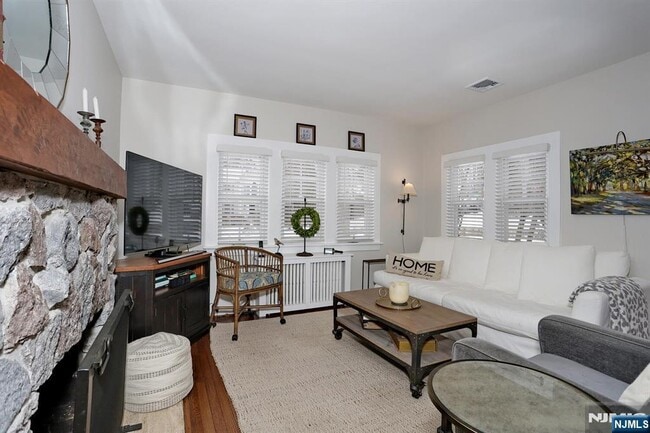 Building Photo - 2 Maysenger Rd