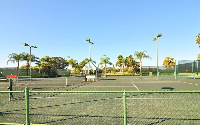 Building Photo - 2BR/2BA Lake View Condo in Heritage Oaks Golf & Country Club