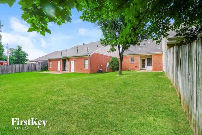 Building Photo - 1139 Brady Hollow Ln