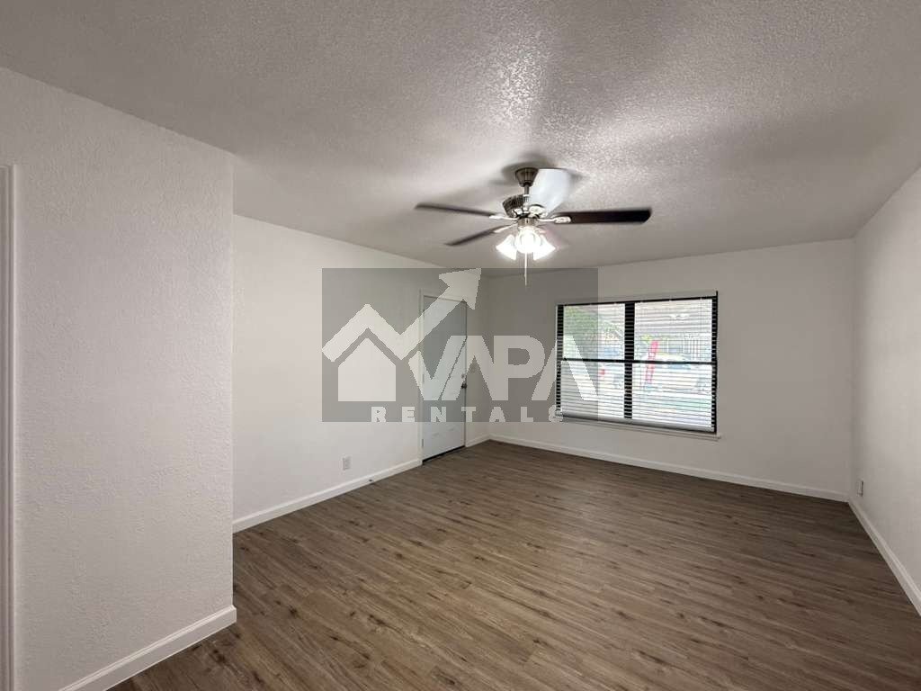 Building Photo - 943 Weizmann St