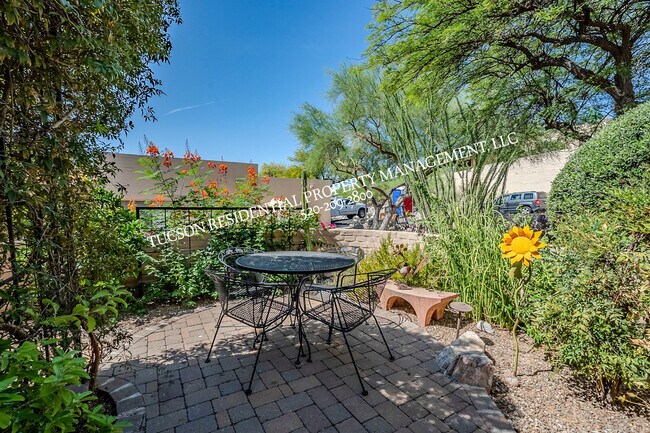 Building Photo - 5084 N Camino Del Lazo