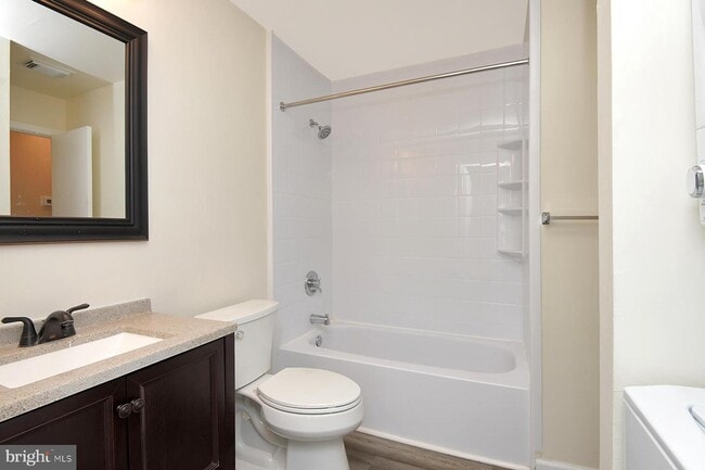 Building Photo - 11 Coral Tree Ct