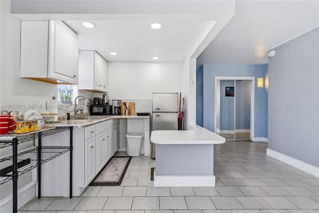 Building Photo - 6484 Indian Creek Dr